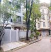 Bắc Linh Đàm, lô góc bo 28m tiền, sổ 230m2, thang máy, nội thất 10 tỷ, vỉa hè. Giá 68.5 tỷ