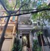Nhà đẹp ở luôn Trần Tử Bình Cầu Giấy. Sổ vuông 57m, 4 tầng MT4m4 Giá 20 tỷ Ngõ ô tô tránh