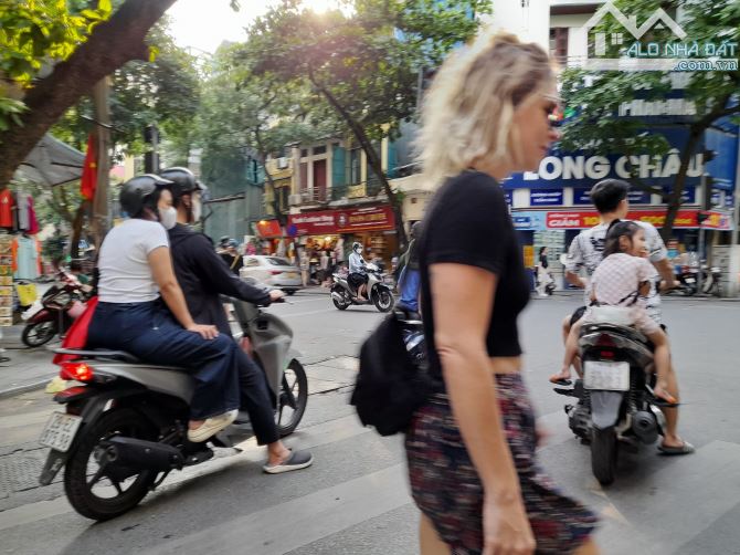 Giá cực rẻ! Mặt phố Hàng Bông mặt tiền rộng sinh lời đẳng cấp phố cổ 266m2 - 519 triệu/m2