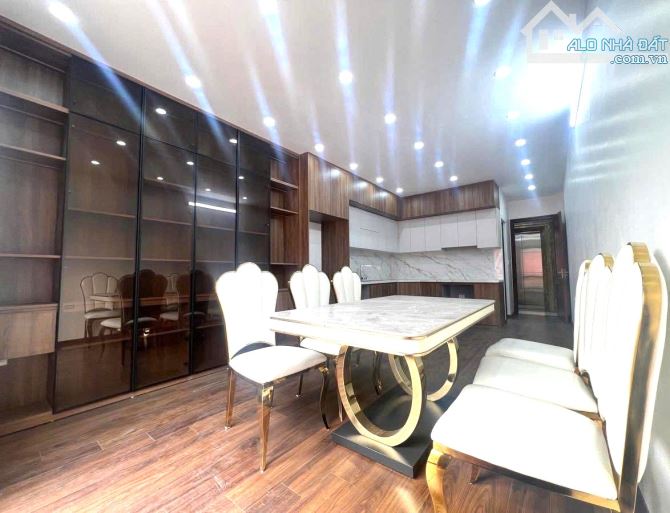 📕BÁN NHÀ PHƯỜNG NGHĨA ĐÔ 44 M2, 6 TẦNG, MT 3.9 M, ĐƯỜNG Ô TÔ, THANG MÁY.