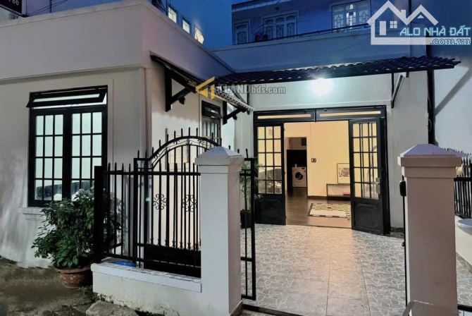 NHÀ CẤP 4 SÂN VƯỜN ĐANG LÀM HOME ĐƯỜNG HAI BÀ TRƯNG, P6, ĐÀ LẠT