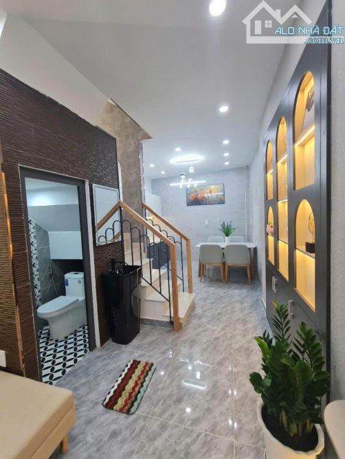 SIÊU HIẾM! PHỐ MỸ ĐÌNH - NGÕ THÔNG - 36M2 - Ô TÔ - CHỈ 7 TỶ 2