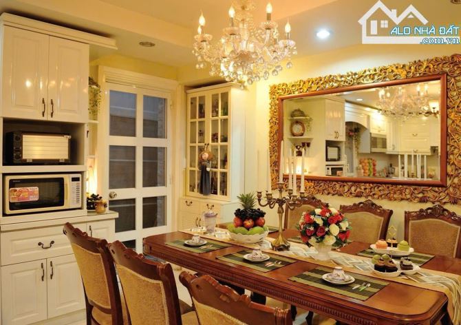 Hẻm 10m, nhà rất đẹp sang, Nguyễn Tri Phương, 5x17m, 4 tầng,không có căn thứ 2 so sánh,Q10