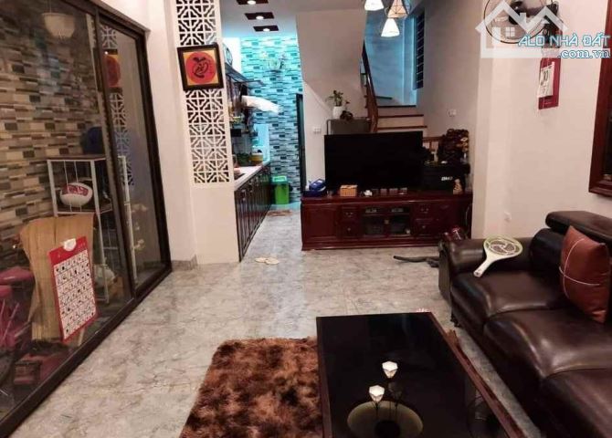 BÁN NHÀ - DÂN XÂY - TRẦN BÌNH - DT60 - MT6 - 6 Tầng - Ô TÔ ĐỖ CỬA - NHÔ 17 TỶ