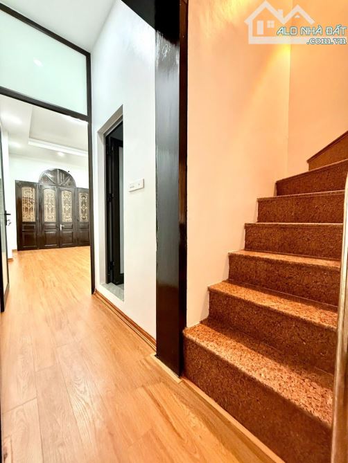 Văn Chương - Tôn Đức Thắng ~40 m 3 tầng 4 ngủ ... giá chỉ 6.65 tỷ.  NHÀ ĐẸP GẦN HỒ
