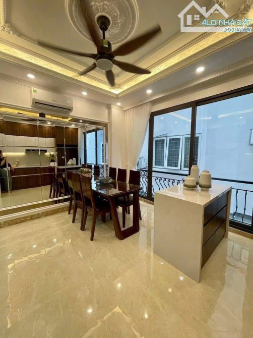 Nhà đẹp Xuân Đỉnh – 32m² x 5 tầng, chỉ 6,8 tỷ! ✨ Ngõ cực nông – Ô tô đỗ gần nhà – Tiện