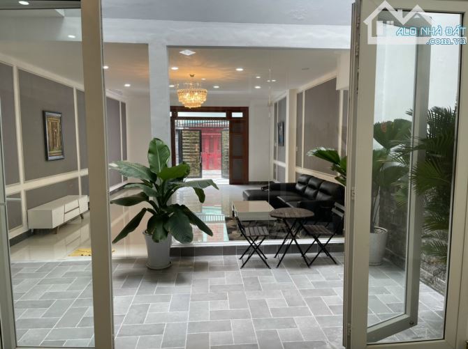 BÁN NHÀ, mặt tiền đường số 17. Quận 7. Dt: 6m x 17m. Giá rẻ: 14.5 tỷ.