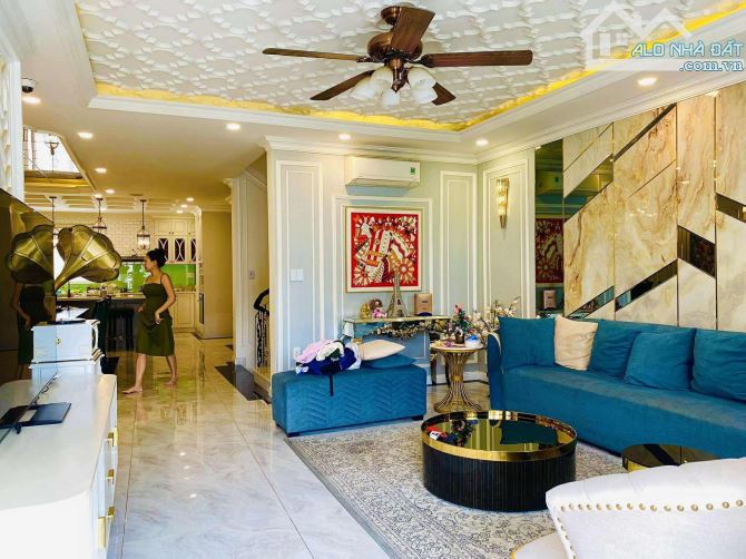 Biệt thự Phước kiển giáp quận 7 140m2 công nhận đủ