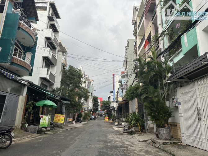NHÀ NÁT cấp 4 chỉ 80tr/m2 HXH 6m thông, gần MẶT TIỀN đường QUANG TRUNG; dtich 120m2 N5.4m