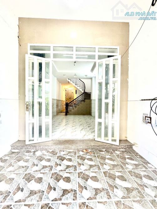 BÁN NHÀ LÊ VĂN QUỚI -NGAY NGÃ 4.4 XÃ -ĐƯỜNG 8M THÔNG -4x16 -3TẦNG BTCT -4PN -GIÁ 6.55TỶ TL