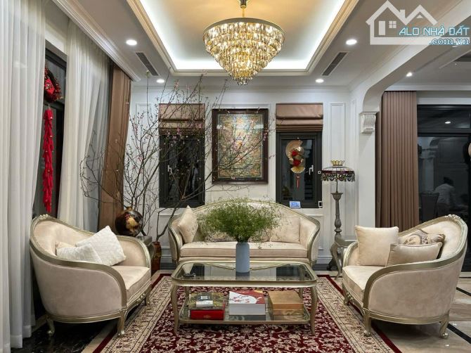BÁN BT STARLAKE - TÂY HỒ TÂY - 220M2, 4 TẦNG, LÔ GÓC SÂN VƯỜN, NỘI THẤT 5* Ở NGAY, 1XX TỶ