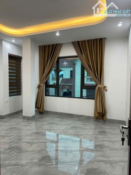 B.Á.N NHÀ ĐAN PHƯỢNG , Ô TÔ ĐỖ CỬA, GẦN VIN  , LÔ GÓC  THOÁNG, Ở RẤT SƯỚNG 46M2, 7 TỶ 4