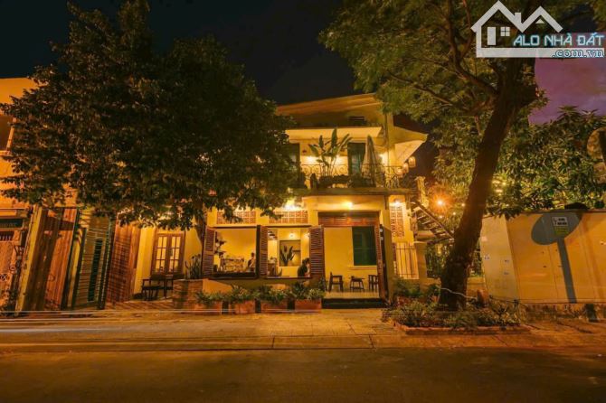 Villa cực chill 2MT sân vườn Trung Tâm Quận 1 – DT 150m² – Trệt Lầu – Giá Thuê Cực Mềm