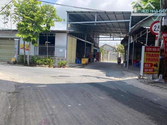 BÁN NỀN ĐƯỜNG VÀO VƯỜN MẬN ĐỐI DIỆN NHI ĐỒNG