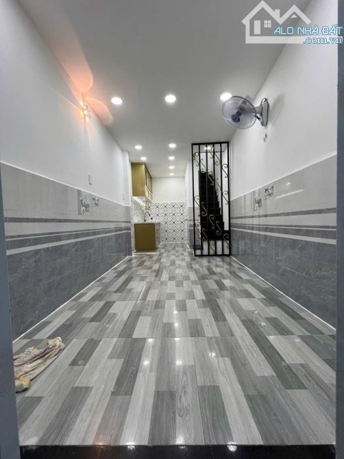 Bán nhà mặt tiền Đường số 8, Bình Tân gần Aeon Tân Phú, 20m2 - 3x7 - 2 tầng, chỉ hơn 2 tỷ.