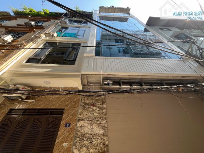Cho thuê building Phan Văn Trường, Cầu Giấy, 545M , 8 Tầng thang máy, 95tr/ tháng.