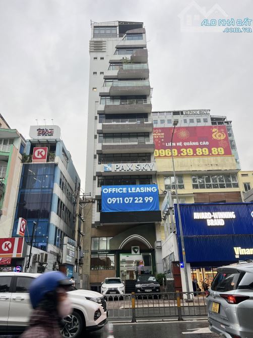 Chuyển nhượng building MT Nguyễn Thị Minh Khai, Quận 3, DT 9,5 x 28m, HĐT 1 tỷ/tháng