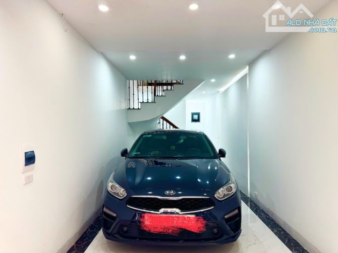 Bán nhà Xuân La, phân lô bàn cờ, ô tô ngủ trong nhà, dt37m, 12,2 tỷ.