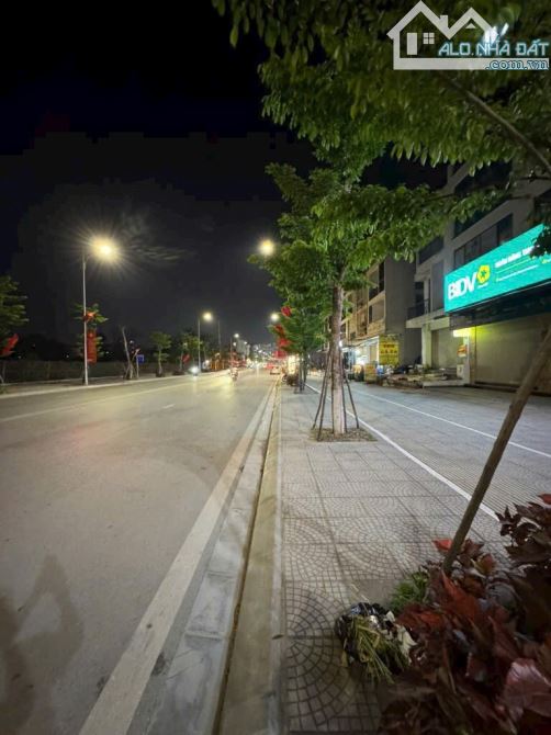 GIẢM SỐC 3 TỶ, MẶT PHỐ 32 M, 70M2X5T, MT5M,  KINH DOANH SẦM UẤT, VỈA HÈ, NHÀ ĐẸP, 25 TỶ