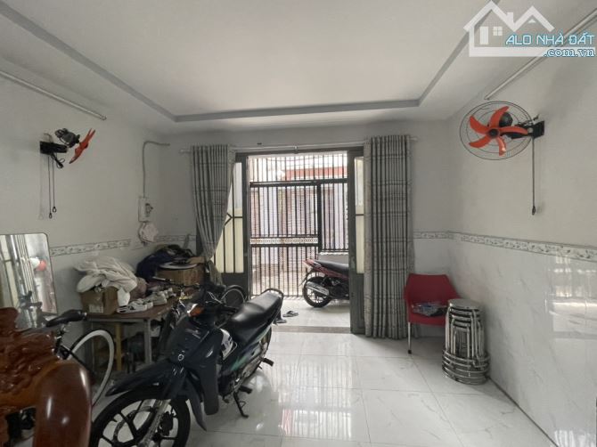 HẺM THÔNG - NHÀ NỞ HẬU - NI SƯ HUỲNH LIÊN TÂN BÌNH  48M2 -2 TẦNG NHỈNH 4 TỶ