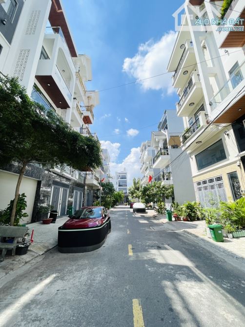 NGUYỄN VĂN QUÁ Q12 ,DT 5×11 ,4 TẦNG ,KHU PHÂN LÔ ĐỒNG BỘ ,XE HƠI NGỦ NHÀ ,NHỈNH 6 TỶ