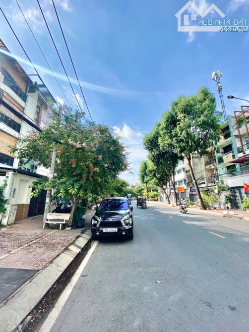 Siêu hiếm ngang 20m Bán gấp nhà C4 90m2 Lô góc 2 mặt tiền - khu vip Bình Lợi chỉ 127tr/m2