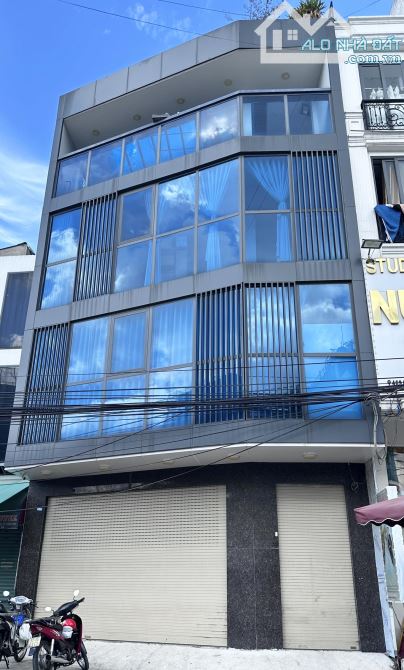 Bán Siêu Phẩm MT Trần Hưng Đạo, Quận 5, Ngang gần 8mx18, 5 Tầng, HĐT:80trđ, Giá:49 tỷ