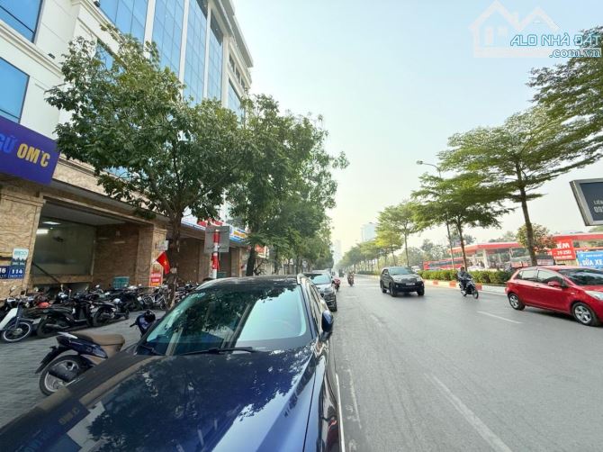 Bán toà nhà Lê Đức Thọ 140m2 x 9 Tầng giá chỉ hơn 600tr/m2
