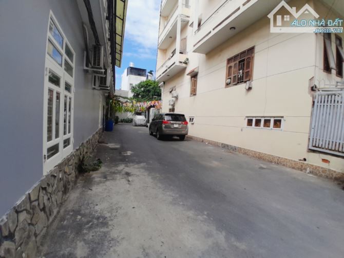 Bán gấp căn nhà đường Dương Quảng Hàm – Hẻm xe hơi tận cửa, lợi nhuận 60 triệu/năm từ 4 că
