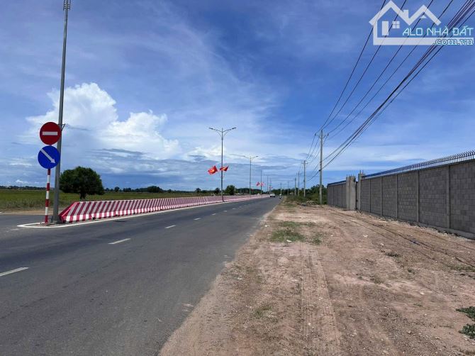 2800m2 góc 2mt đường TL44B kinh doanh mọi ngành nghề