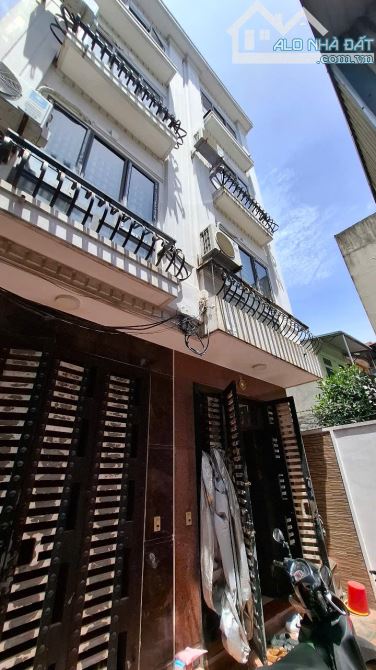 Bán nhà Ngọc Hồi lô góc 45m 4 t ngõ nông ngay TT Thanh Trì tiện ích sẵn  5.75 tỷ