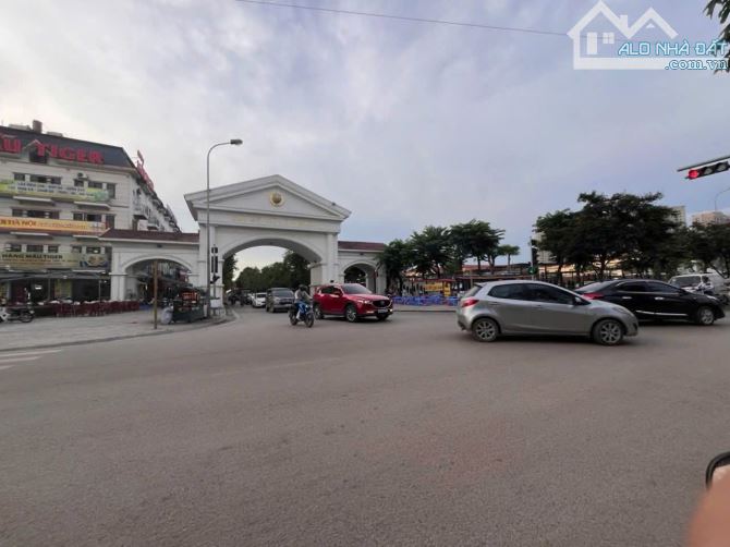 SIÊU PHẨM ĐƯỜNG QUYẾT THẮNG(YÊN NGHĨA)HÀ ĐÔNG,P.LÔ Ô TÔ VÀO NHÀ KD,52MX5T,GIÁ 8,9 TỶ