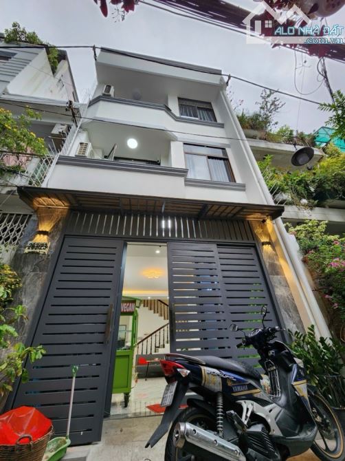 NGUYỄN TRÃI -QUẬN 1- HẺM XE HƠI –CÁCH MẶT TIỀN 20M - 60M2 (4.45X13.5)- GIÁ 18 TỶ TL