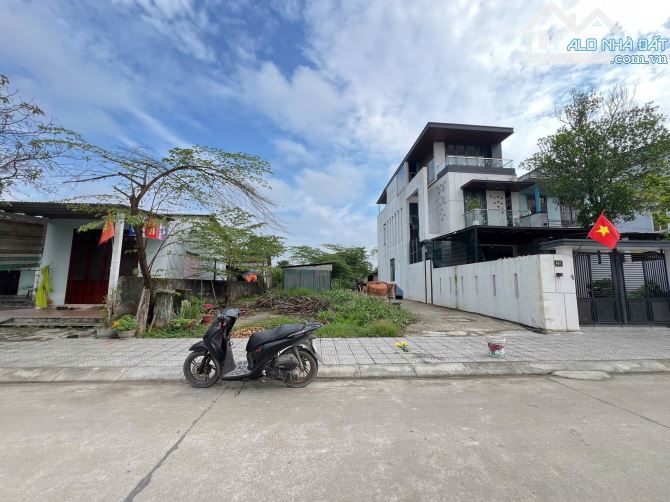 Mở Bán 4 Lô - Đường Võ Nguyên Giáp- Và Hoàng Quốc Việt.
