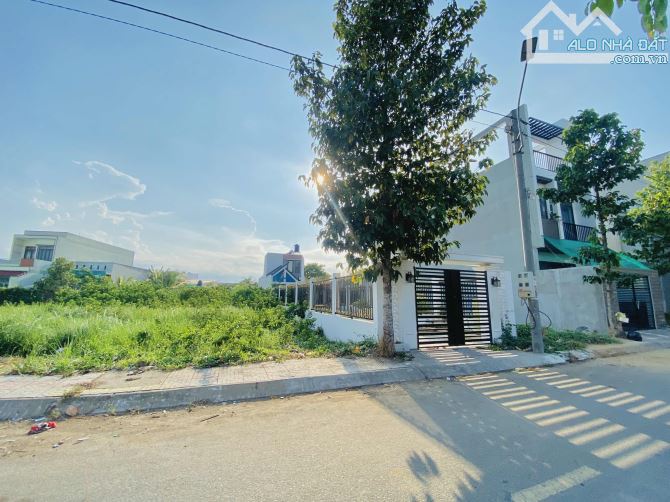 Nền B22 trục chính KDC Thuận đạo, DT lớn 219m2, hướng Đông, giá 2 tỷ