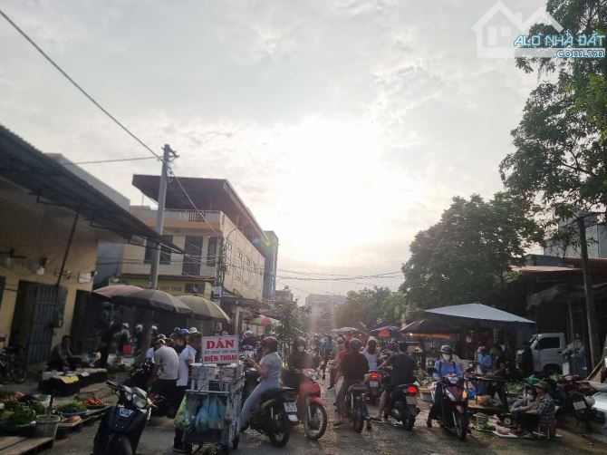 "HÀNG F0"  Trục chính kinh doanh nhỏ lẻ - gần trung tâm TX Quế Võ - Bắc Ninh. DT từ 73m