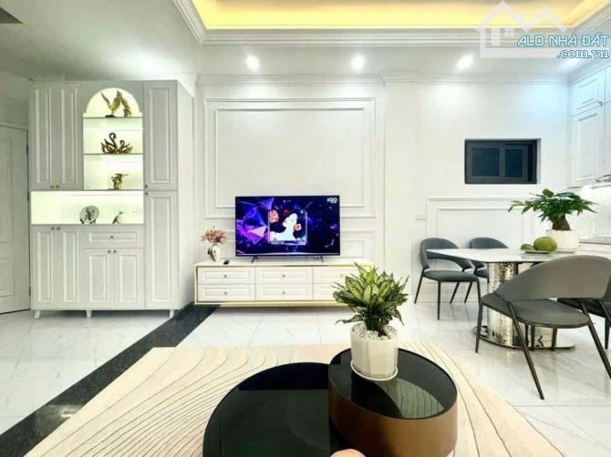 PHỐ NGỌC HÀ - NỘI THẤT TÂN CỔ ĐIỂN - LÔ GÓC DT 34m2 5 tầng MT 4m Giá 9.8 tỷ