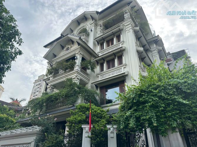 12m mặt tiền quyền lực mảnh đất vàng Giảng Võ- Ba Đình 2 mặt ngõ ô tô tránh - 135m2 5 tầng