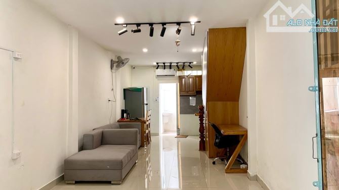 Bán Nhà Nở Hậu Cực Đẹp, 1 trệt 1 lầu, Giếng Trời, gần cầu Chữ Y - Nguyễn Thị Tần Quận 8