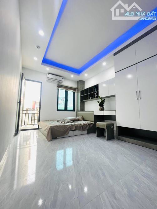 - Bán Toà CHDV Tây Sơn, 70m² x 7 Tầng, 17 Phòng Doanh Thu 80tr/Tháng, Ngõ oto lùi, PCCC