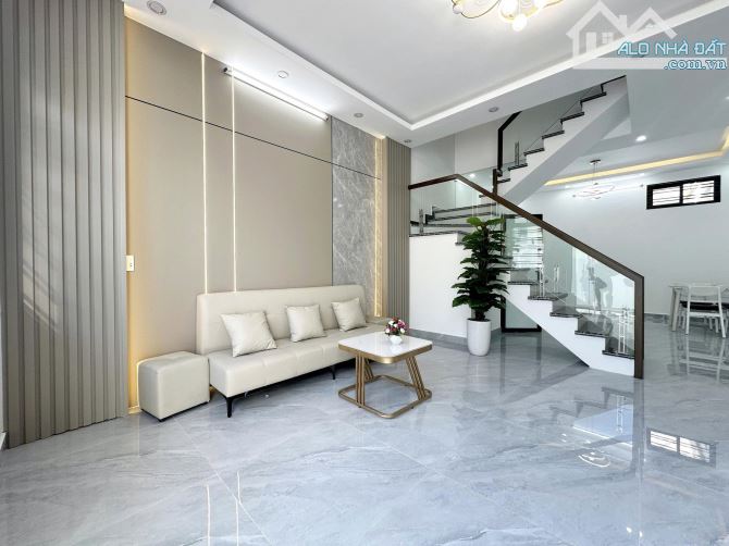 Bán nhà  1 xẹt Khuông Việt , ngay gần Đầm Sen DT 5x9m  - Giá 4.5 tỷ