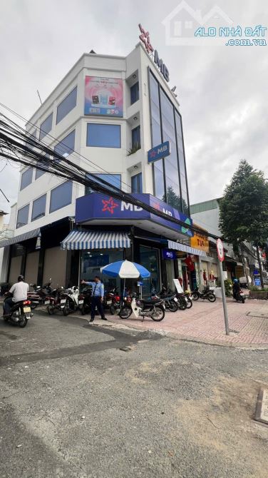 Nhà Mới Full Nội Thất  - Hẻm Xe THông Thống Nhất - Diện DTSD 90m2 - 3 Tầng Giá 5Tỷ