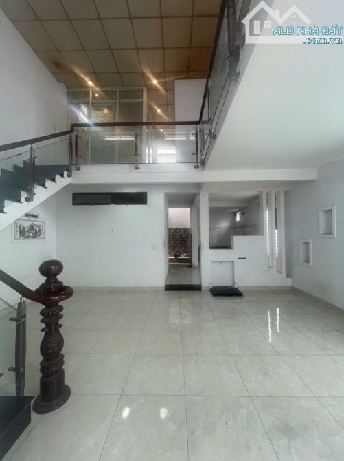 BÁN NHÀ GÁC LỬNG ĐÚC – 70M2 – LÔ GÓC – SỔ VUÔNG – CHỈ 2,X TỶ