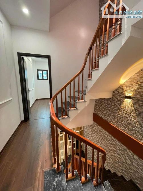 Nhà đẹp Tây Mỗ oto đỗ gần 45m 5 tầng mặt tiền 3.2m giá nhỉnh 6 tỷ