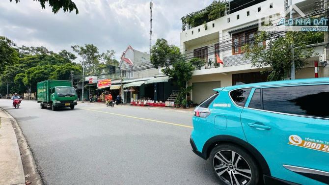 Nhà phố mặt tiền Nguyễn Thái Học gần chợ Dĩ An 1 - 10