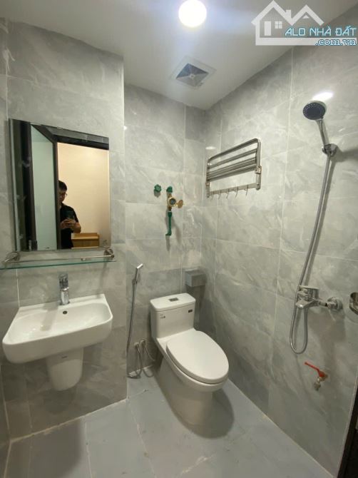 Cho Thuê CCMN Ngõ 26 Cự Lộc Thanh Xuân 25m2 Studio Ban Công Cửa Sổ Giặt Riêng Thang Máy 9P - 11