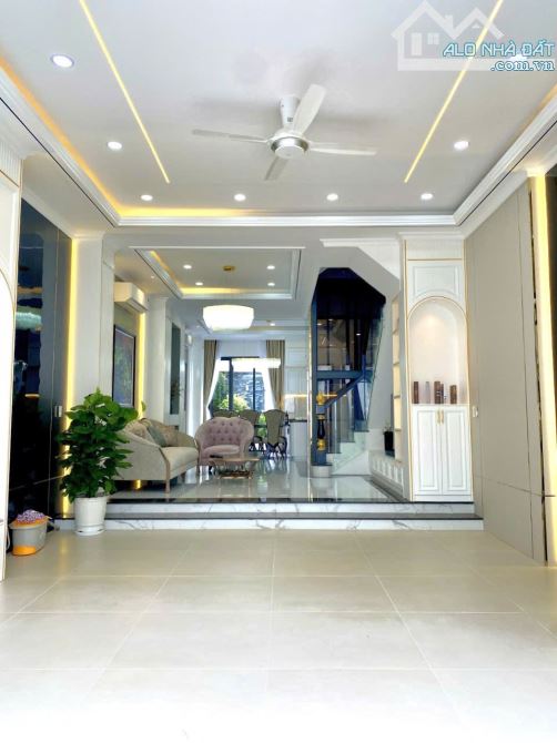 Bán Nhà Đẹp, Full Nội Thất, 90m2, 4 Tầng, Thang Máy, Chỉ 10 Tỷ 8, Huỳnh Tấn Phát, Nhà Bè - 1