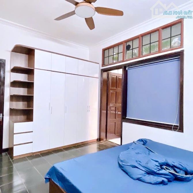 🏡 Bán nhà HÀO NAM, 70m2 x 3 tầng x mt 5.5m. Cách mặt phố 20m. Giá chào 15.5 tỷ TL - 1