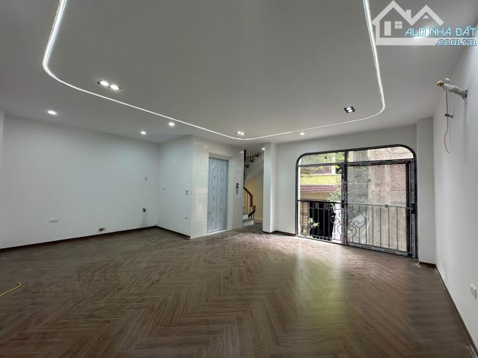 BÁN NHÀ RIÊNG PHỐ CÁT LINH - 7 TẦNG THANG MÁY - NHÀ CÁCH PHỐ 20M - CHÀO GIÁ 14.6 TỶ . - 1