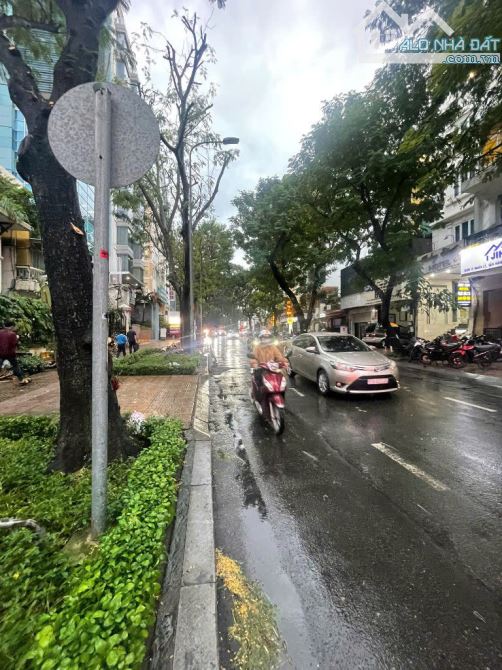 Building mặt tiền đường Trương Định, phường Võ Thị Sáu, quận 3. Chỉ: 250 tỷ - 1
